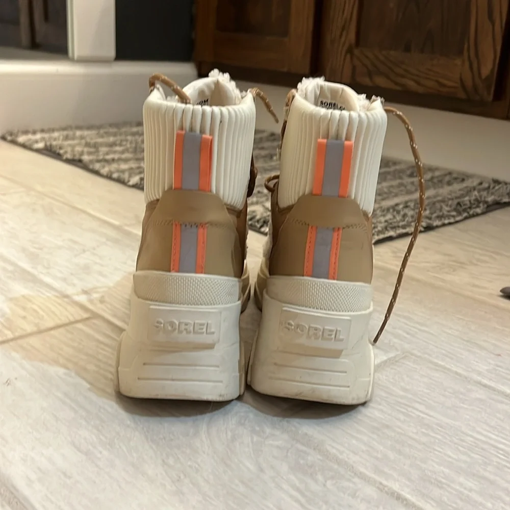 Sorel Wedge Boots - Picture 4 of 7